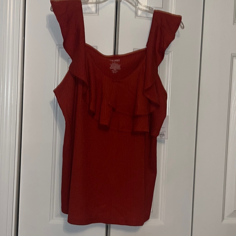 BNWT Nine West ruffled tank size L